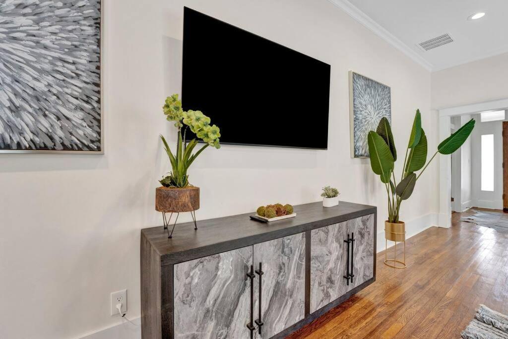 The Victorian - Elegant 3Br Home Near Overton Мемфис Экстерьер фото