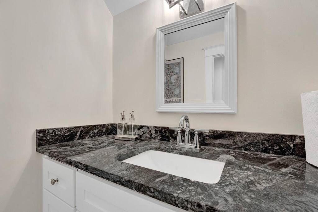 The Victorian - Elegant 3Br Home Near Overton Мемфис Экстерьер фото